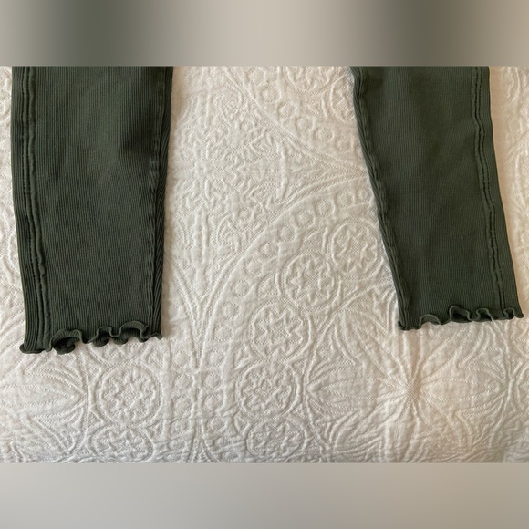 NWT NUX Ribbed Olive Green High Waisted Leggings - Picture 3 of 7